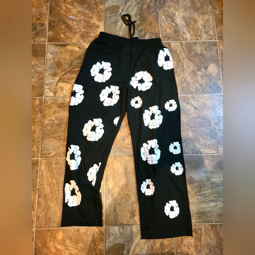 SUPER CUTE SWEAT PANTS
